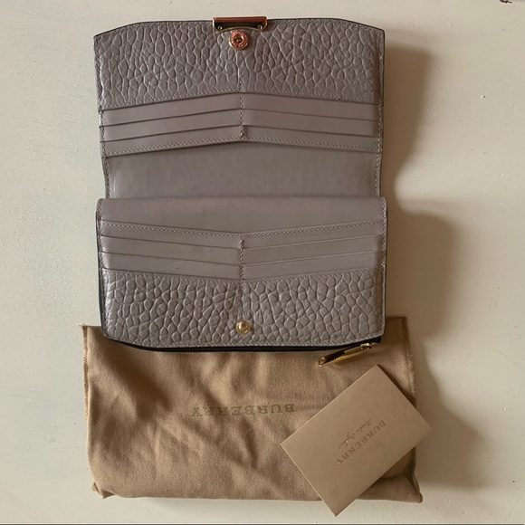 EUC Heritage Grained Burberry Wallet - Picture 3 of 7